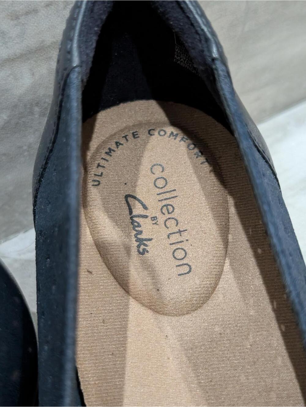 Clarks Collection Perforated Navy Blue Slip-On Loafers Size 10 M - Picture 7 of 7